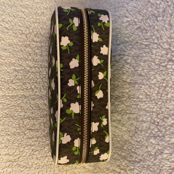 NWT Michael Kors Makeup Bag - Picture 4 of 5